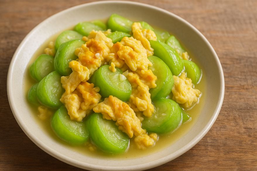 絲瓜炒土雞蛋食譜｜鮮香滑順的家常經典菜