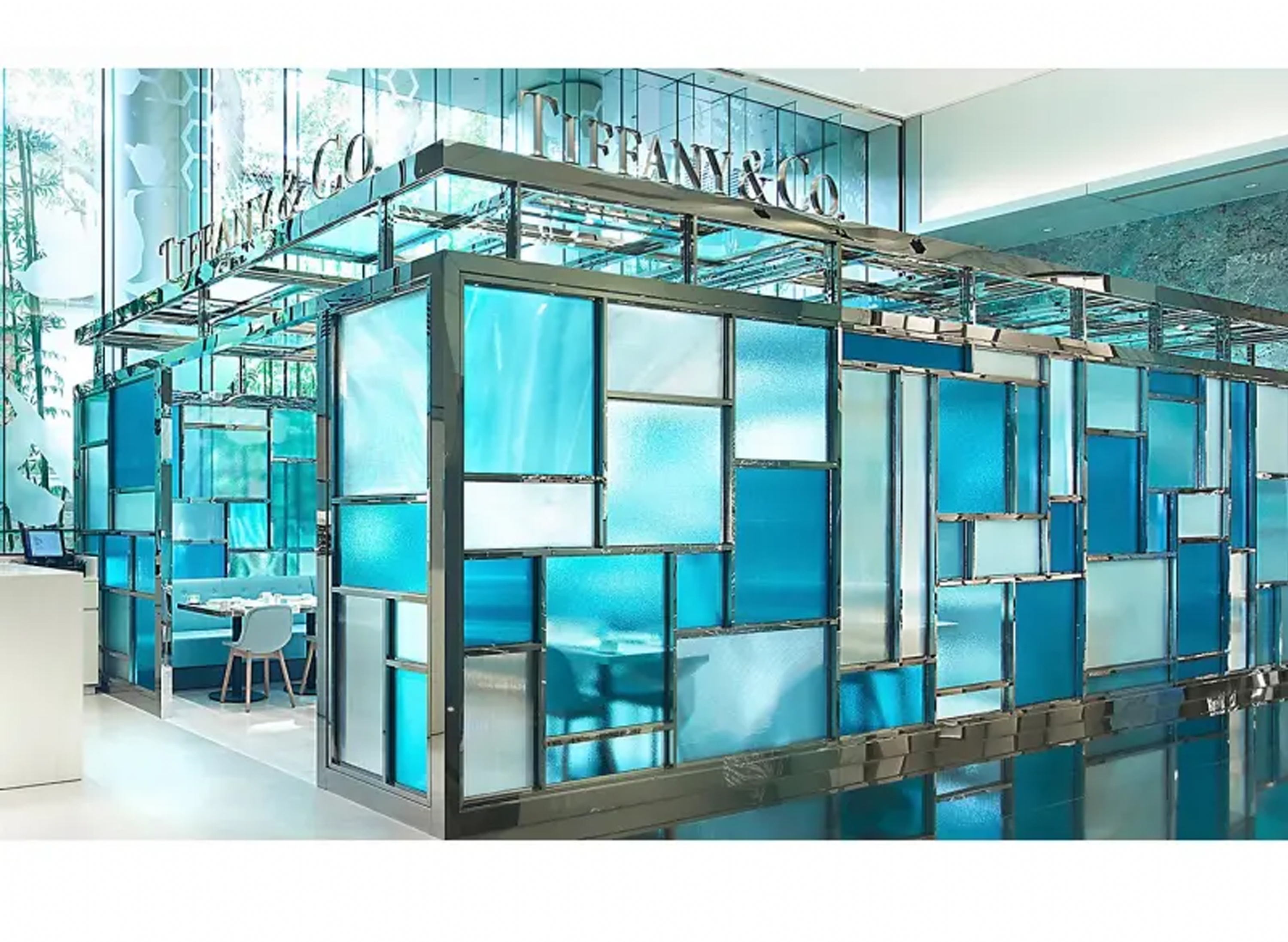 Tiffany咖啡廳盛大揭幕,慶祝「聖誕節前」隆重登場!全新新光三越Blue Box Cafe,尊享精緻下午茶饗宴