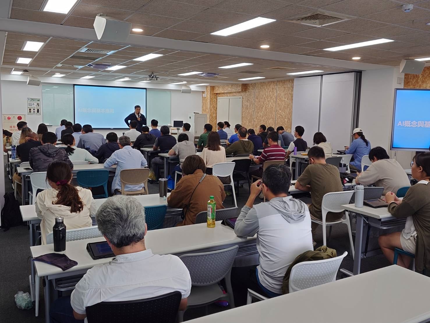 高雄市政府推動智慧城市建設，AI技術助力公園維護管理邁向淨零目標