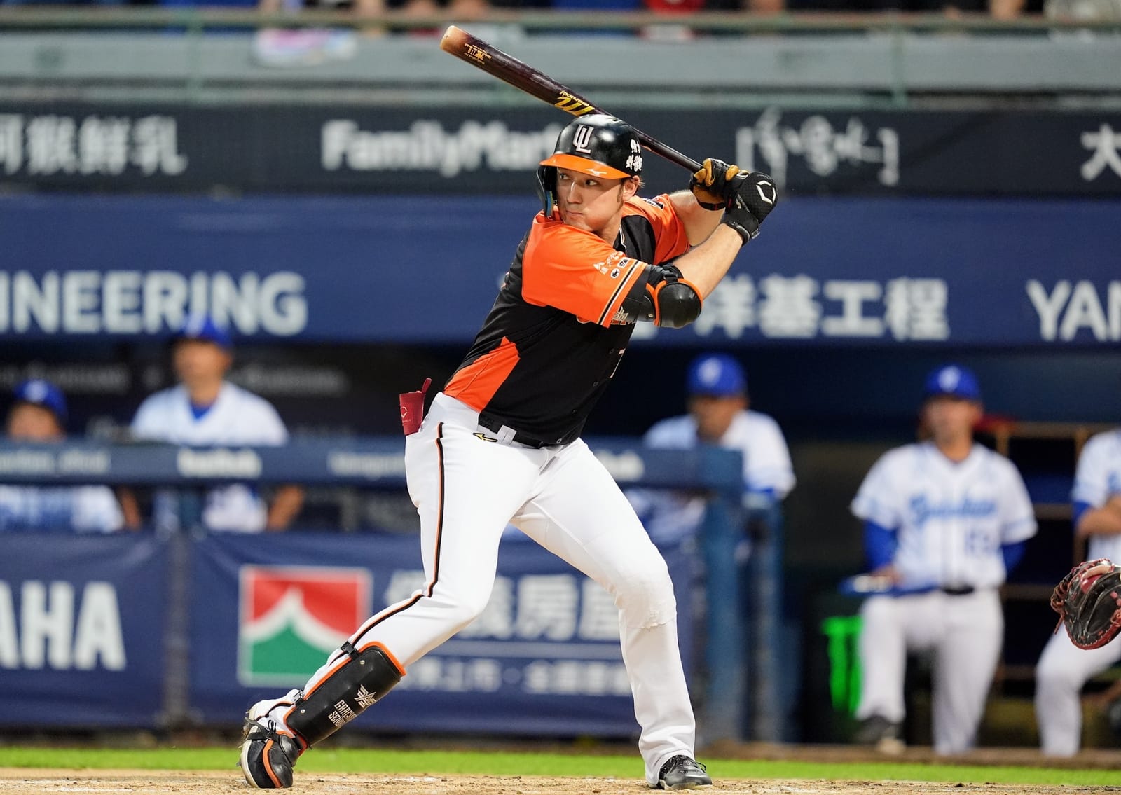 統一獅完封富邦悍將，羅昂與裴瑞茲聯手奪勝