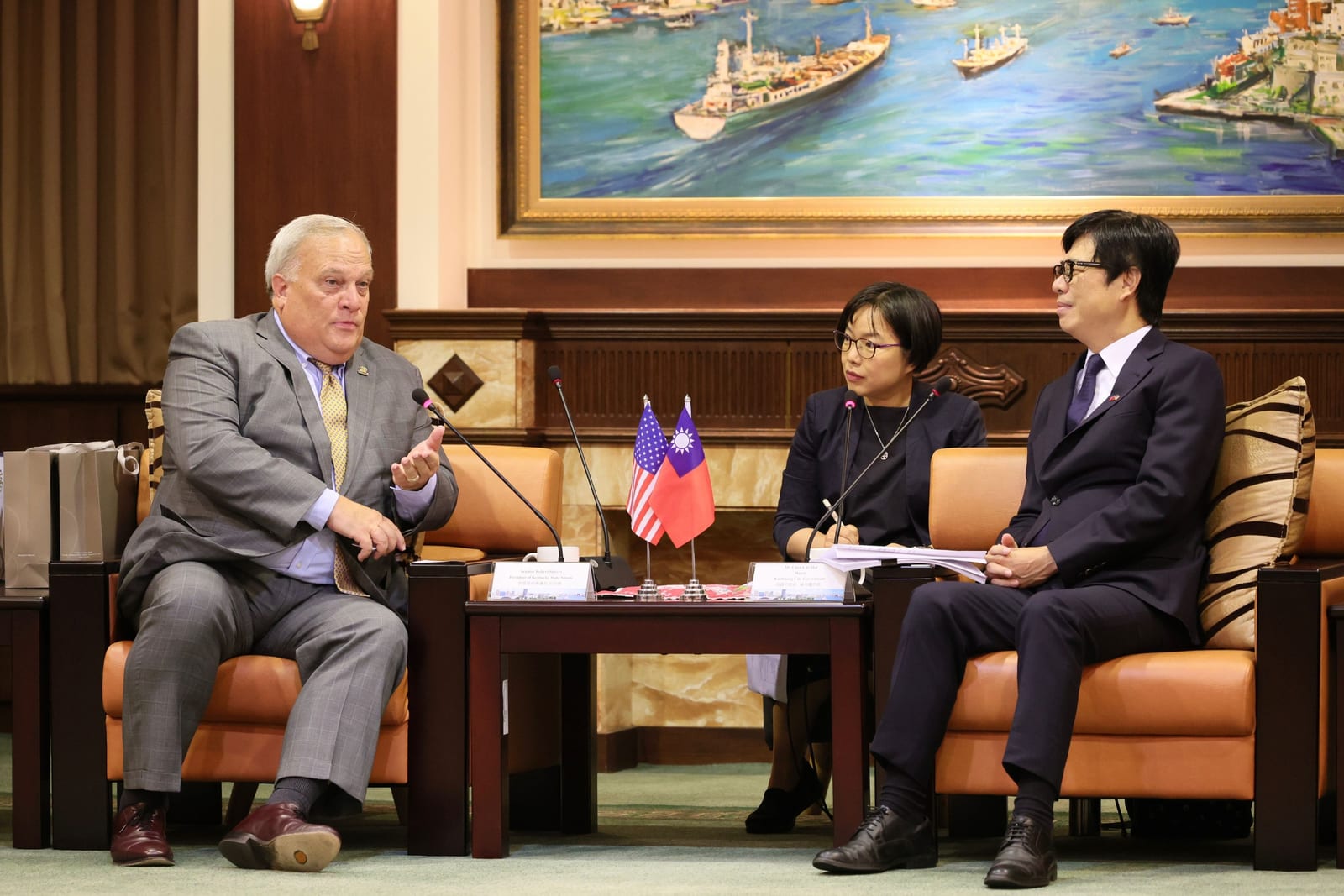美國東南地區州議會領袖訪問團參訪高雄市，促進城市與教育文化交流