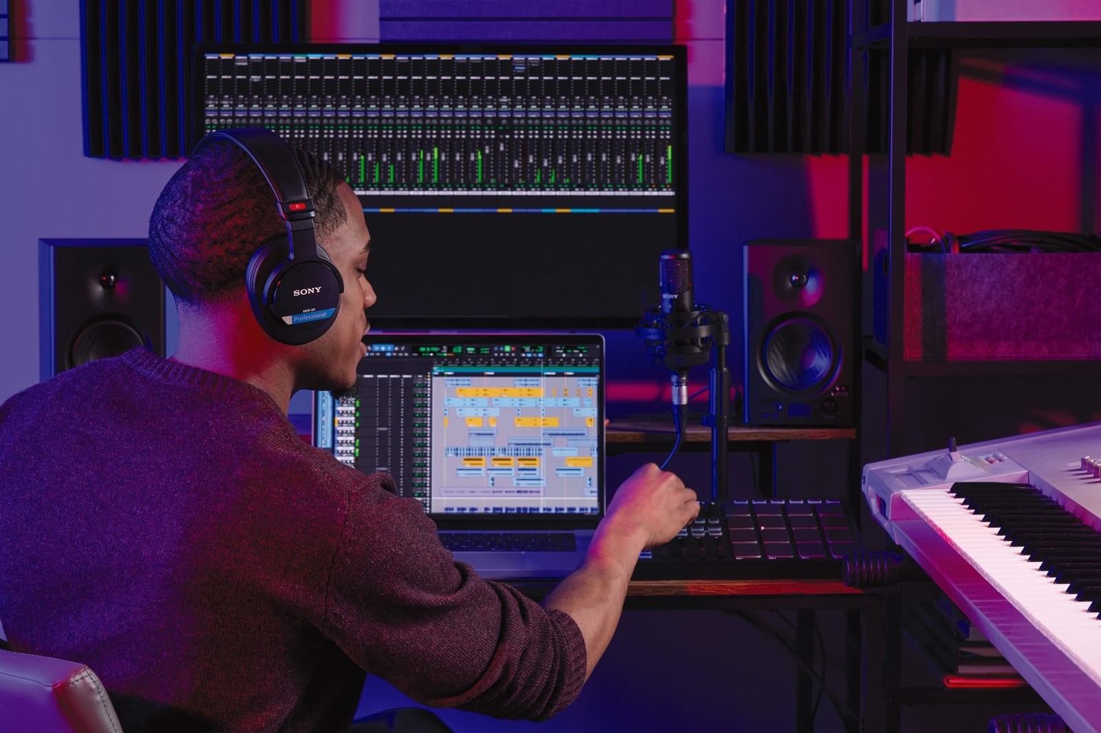 Sony 全新上市｜MDR-M1 封閉式監聽耳機—專為音樂創作者打造的極致音效體驗