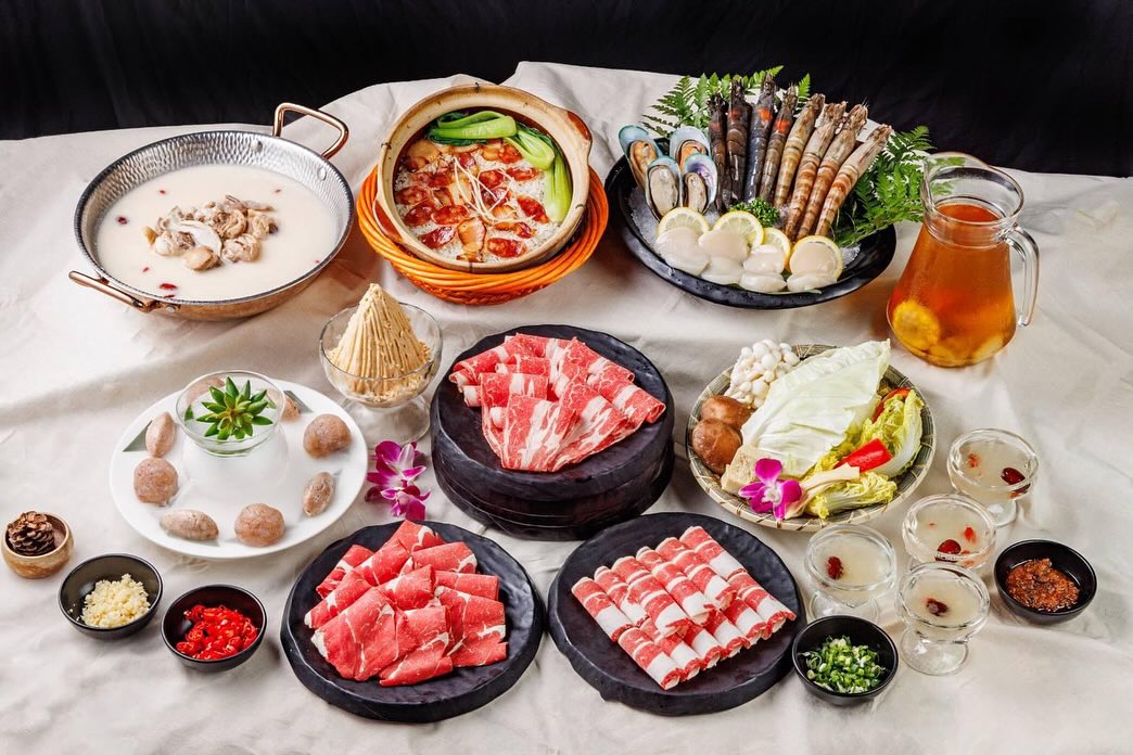 撈王上菜- 2.0版: 輕奢海陸雙饗宴套餐加碼上市，點餐再送匠心甜點！