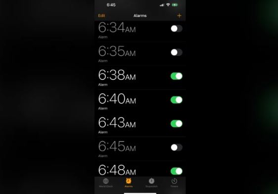 你也是嗎？iPhone設4鬧鐘都不響！千人苦主現身陷「鬧鐘瘟疫」災情 可能有3原因