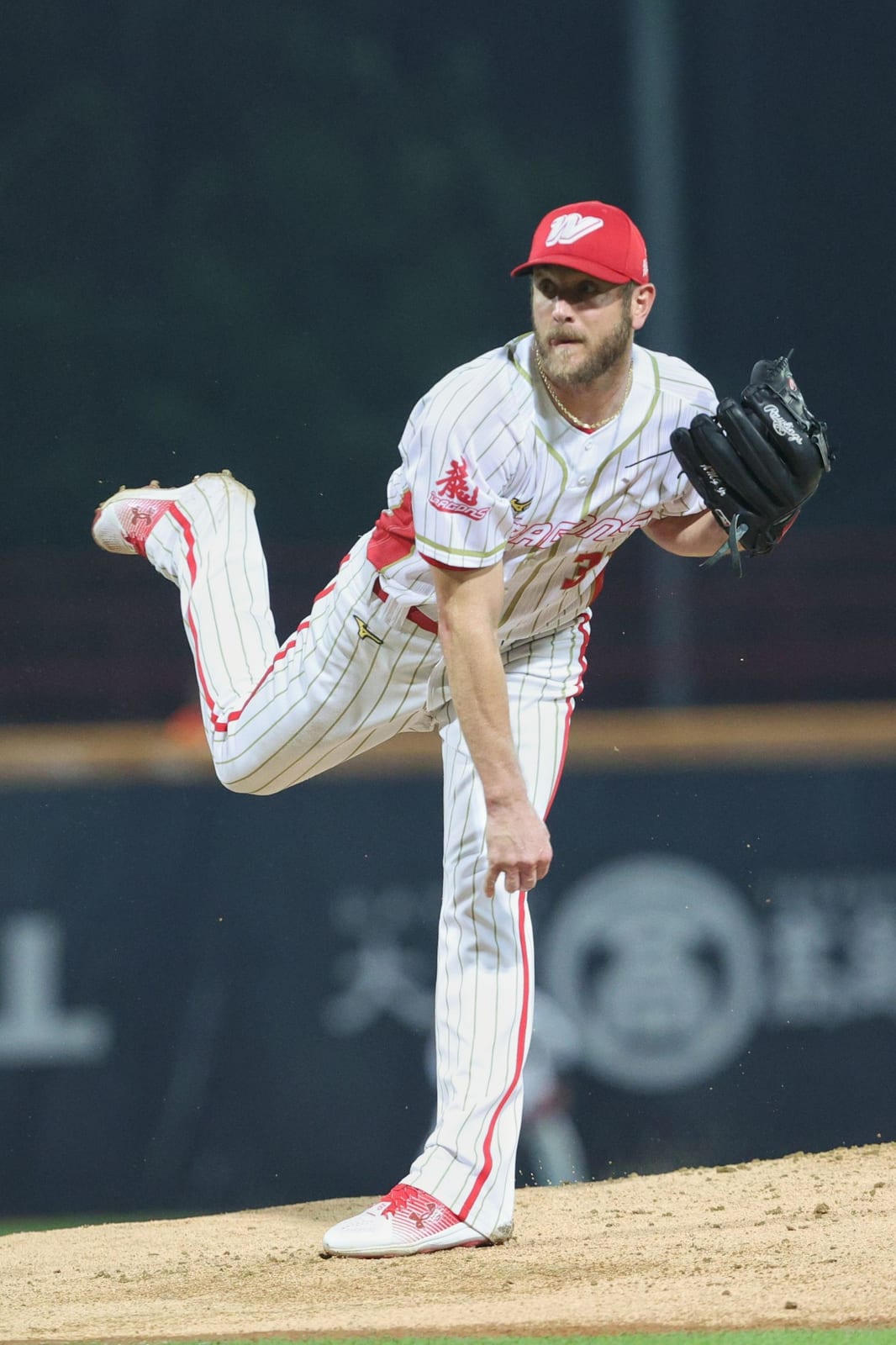 劉基鴻全壘擊敗布雷克 味全龍三連勝 登上全年排行榜第一