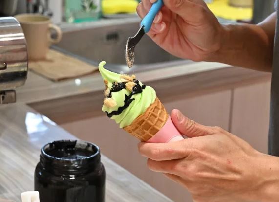 超特別！ 水果霜淇淋加「芝麻醬」你吃過嗎？ 霜淇淋還買1送1 天天換口味