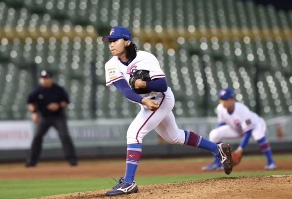 亞錦賽／藍色大砲！劉基鴻4安打、兩分砲 中華隊5局扣倒香港