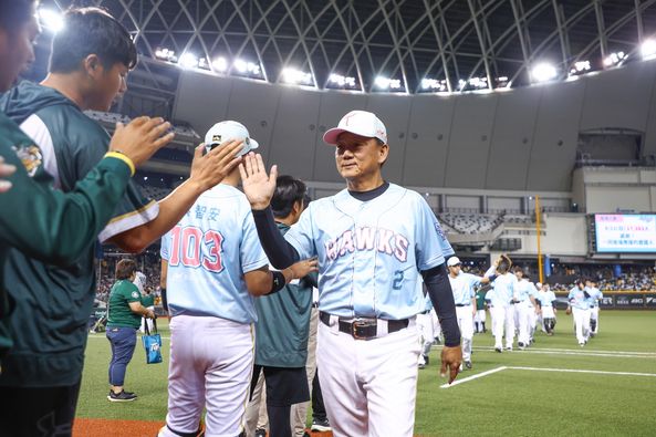 台鋼雄鷹勇奪勝利！江承諺穩健投球帶隊贏得三連戰最終戰