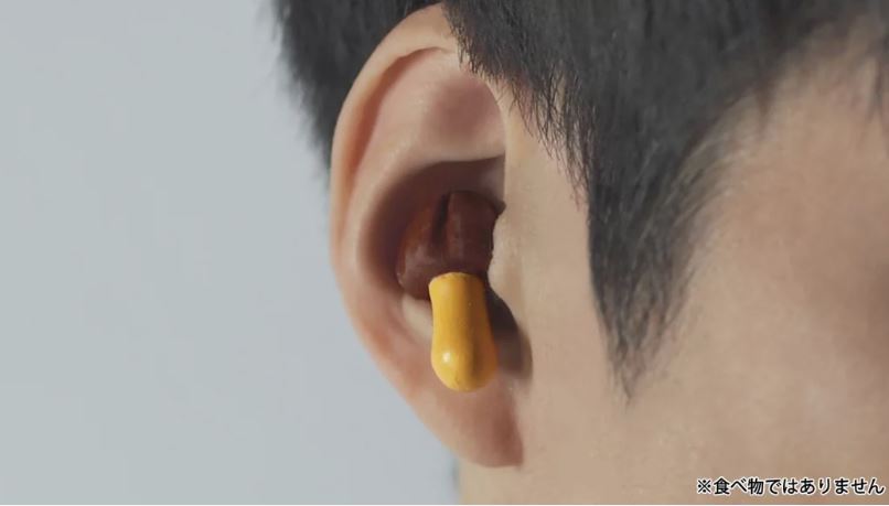 零食當3C產品？蘑菇山巧克力變耳機 明年春季上市、還藏這神祕功能