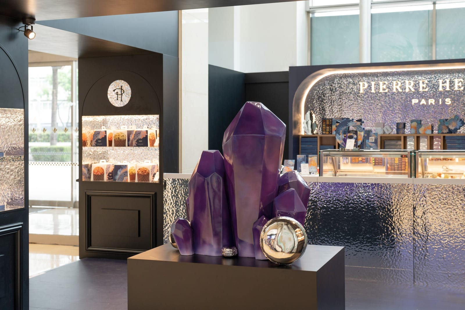 Pierre Hermé 高雄漢神巨蛋快閃店盛大開幕，共享法式甜點的奢華饗宴
