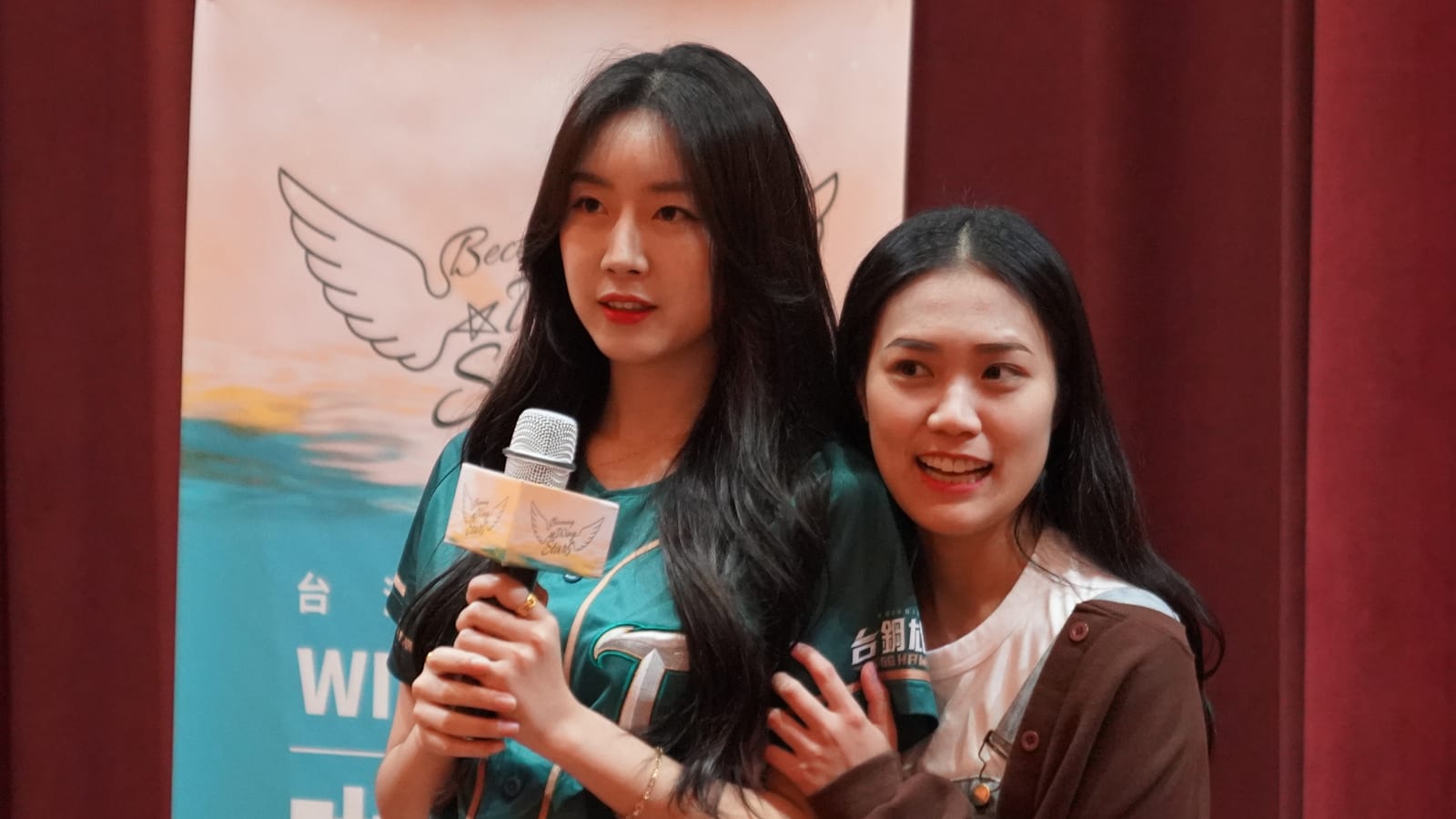 台鋼璀璨女神安芝儇璀璨閃耀，優雅演繹WING STARS舞步！