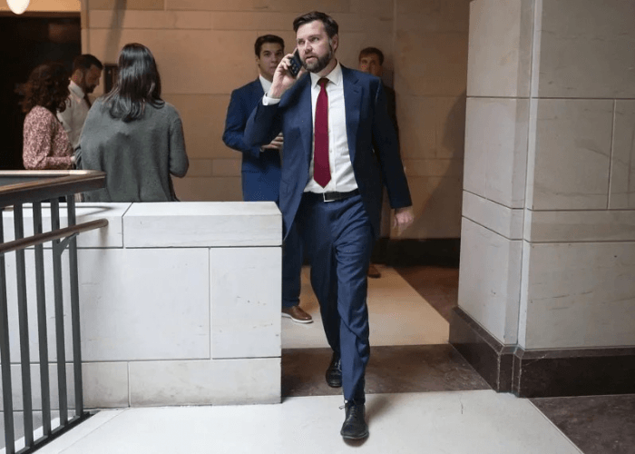 美參議員范斯:呼籲烏克蘭作出領土讓步以終結俄烏戰爭談判