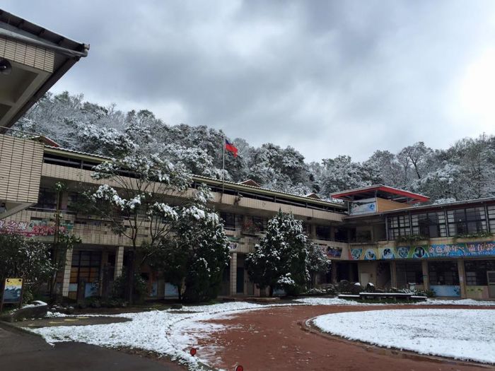 新北最高海拔小學回憶8年前降雪,校長考慮是否實施低溫假