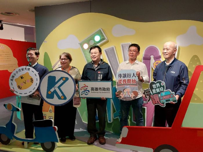 港都好行,從小做起 交通委員會考察科工館兒童交通公園
