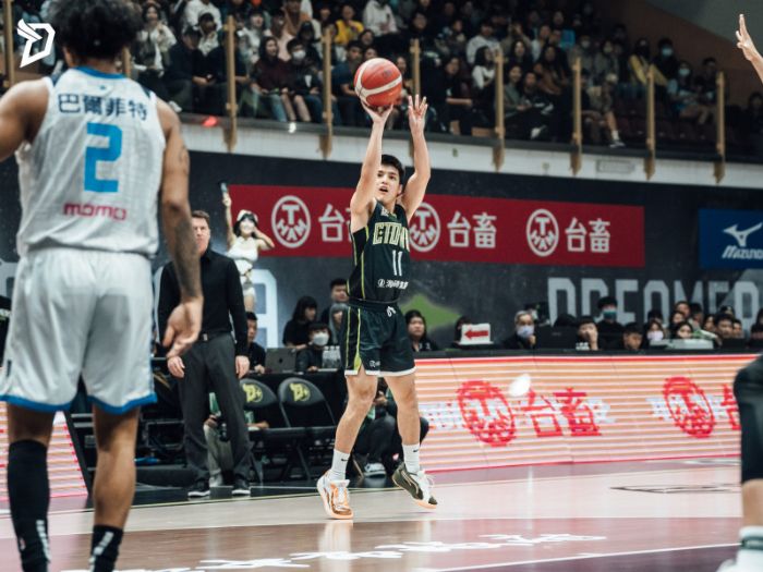 超神布依德狂飆23分、林俊吉狂轟19分 究竟是夢想家力挫巨人勇士,驚天逆襲奪下3連勝!