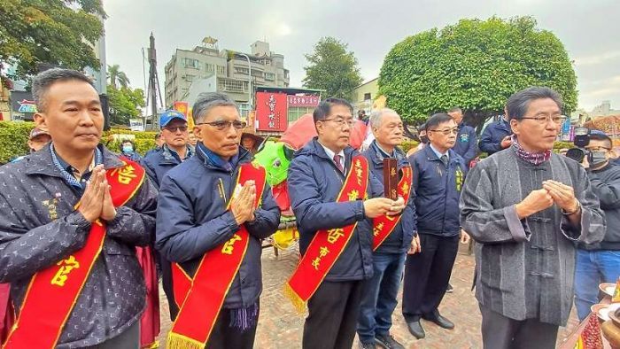 一紙翩然千萬貌，吳文進藝中有道，將傳統糊紙融入現代生活