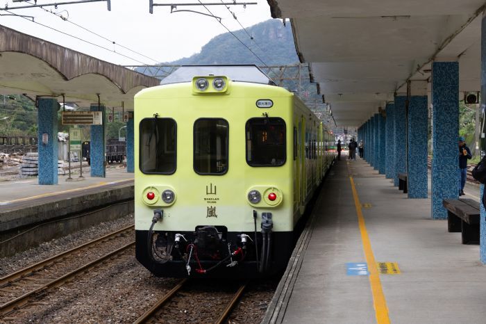 體驗山嵐號：享受浪漫花東之旅，乘坐嶄新EMU500型電聯車