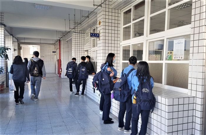 學測考場開放入場!考生進入教室應全程戴口罩,並接受快篩檢測