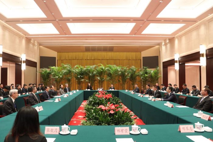 馬英九抵武漢會見湖北省委書記稱:兩岸要求同存異,方能行穩致遠