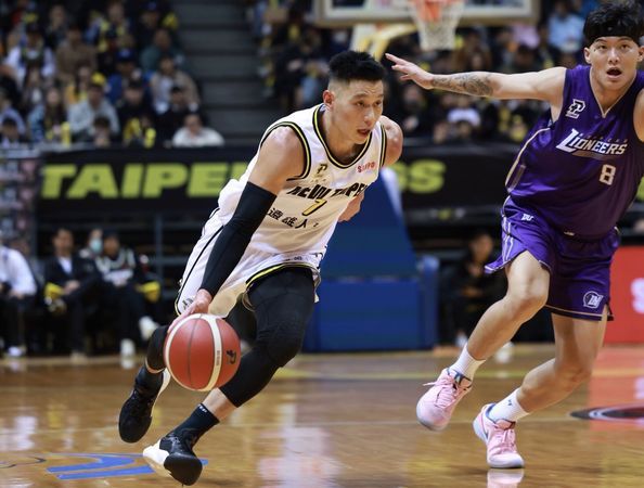 林書豪狂飆26分無敵 國王主場24分狂宰攻城獅