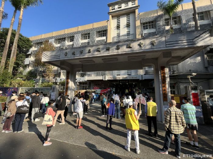 「學測大考中心」公佈!最新「數A、自然科」解答來啦,考生必看