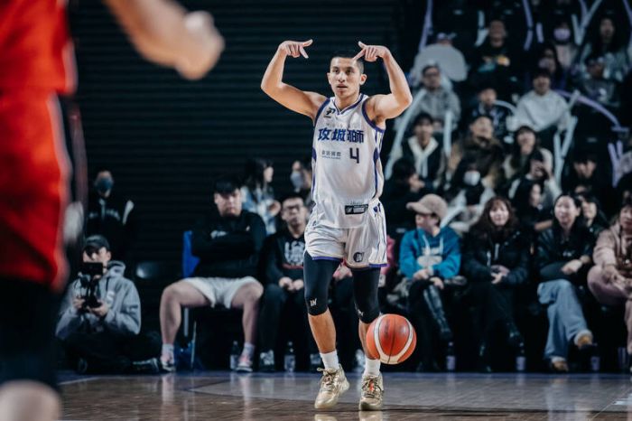 PLG超級明星高國豪豪氣冲天,狂攻16分,搭配朱雲豪在決勝節的驚人表現,攻城獅毫不留情地送給鋼鐵人連敗的厄運,讓對手一口氣連吞9敗