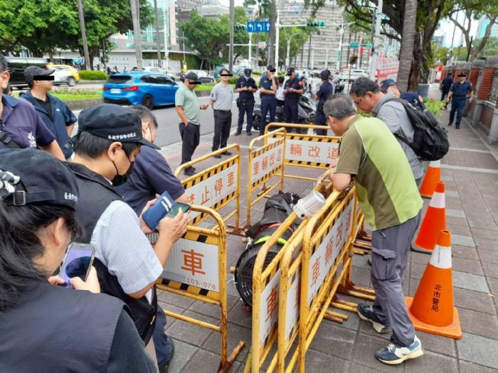 河口鱷驚現立法院門口！動保團隊迅速應變，平安化解危機，守護人與動物安全