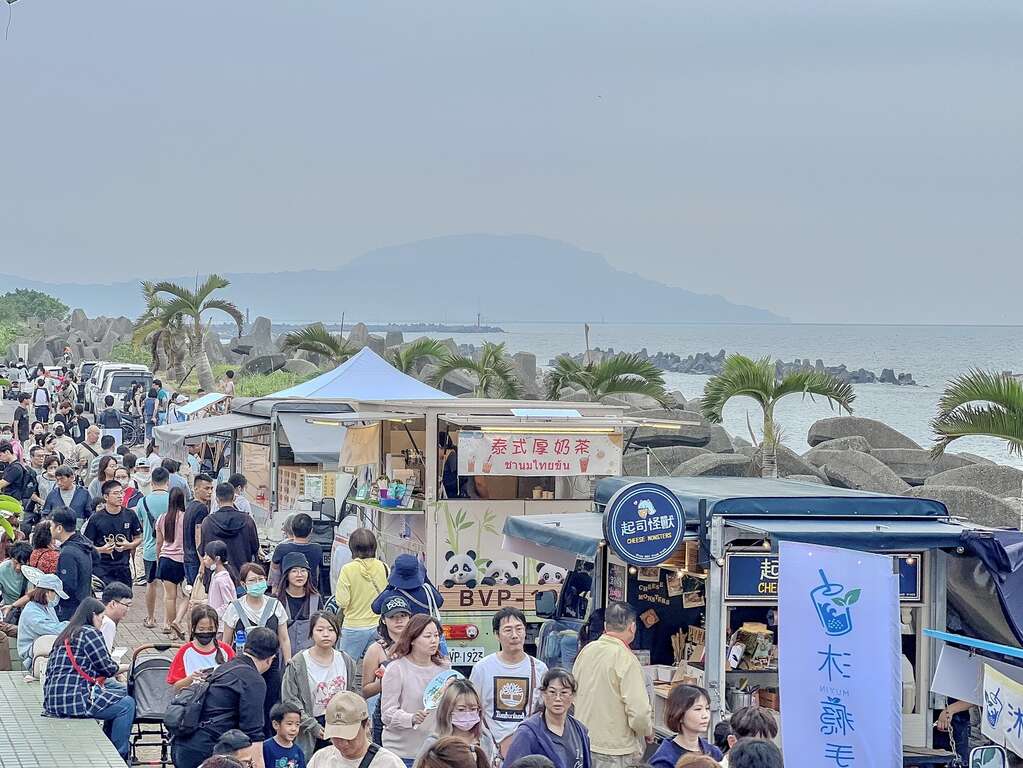 2024高雄海線潮旅行 萬名遊客造訪音樂市集 體驗浪漫漁村文化深度行