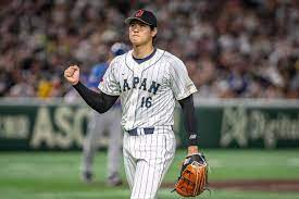 Shohei Otani 改變比賽的短打和 Kazuma Okamoto 的 5 個打點幫助他們擊敗意大利,連續第五次晉級半決賽。
