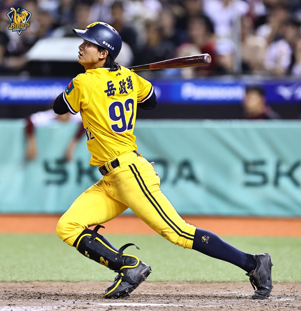 中信兄弟以8比11不敵樂天，兄弟們再戰統一7-ELEVEn獅！