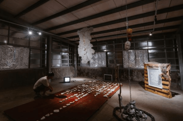 「永晝海濱美術館」浪漫登場！「999朵玫瑰の愛之船」展覽揭開基隆情感面貌，引領遊客穿越時空探秘