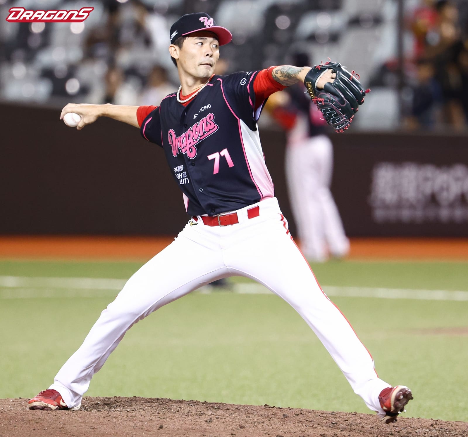 味全龍狂飆火力大勝台鋼雄鷹！曹祐齊奪勝投 勇奪MVP