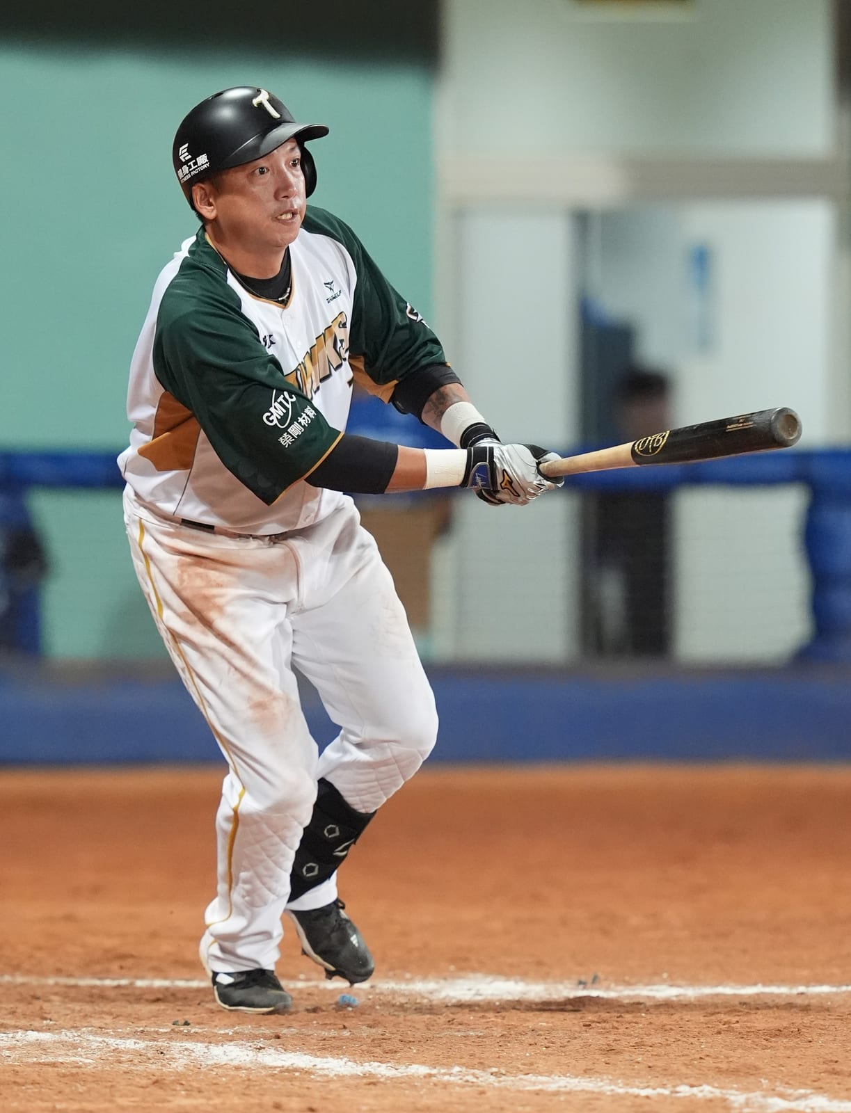 台鋼雄鷹激戰延長賽，勇奪勝利