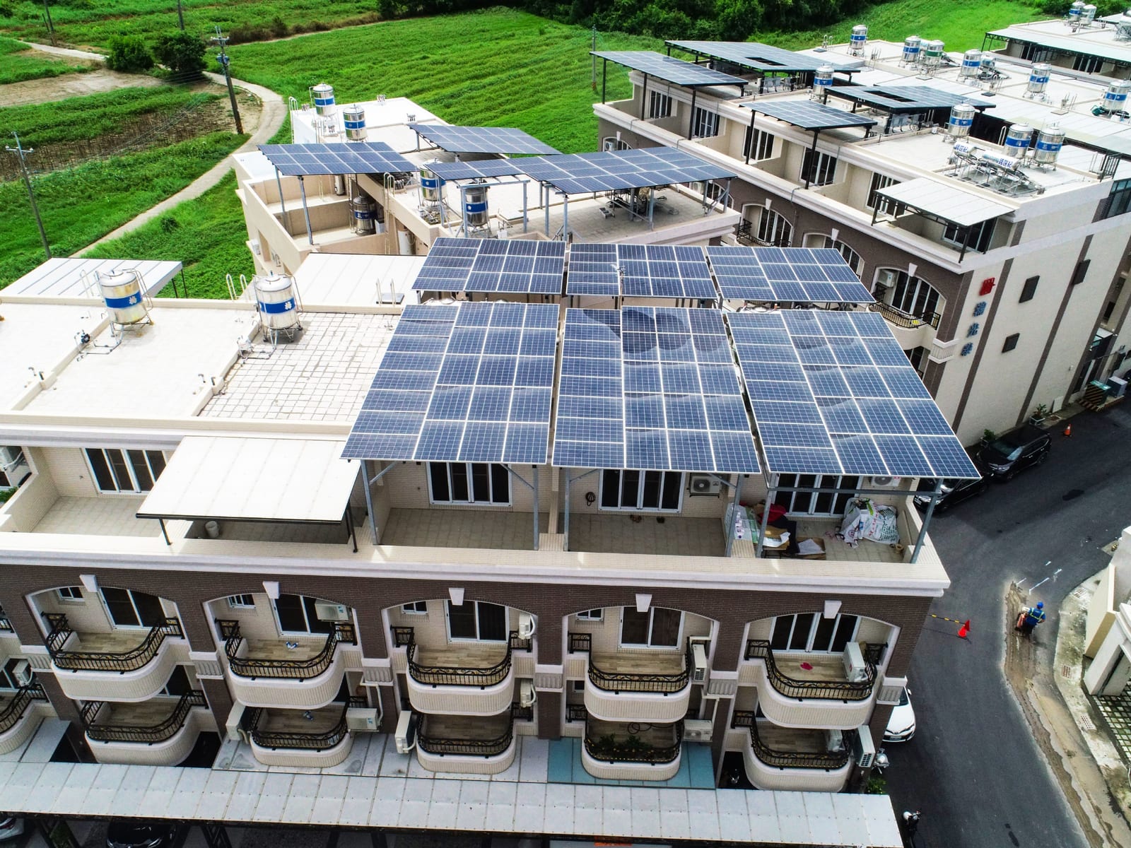 高雄太陽光電補助溫暖上線！一起種綠電、賺綠金，打造永續智慧家園