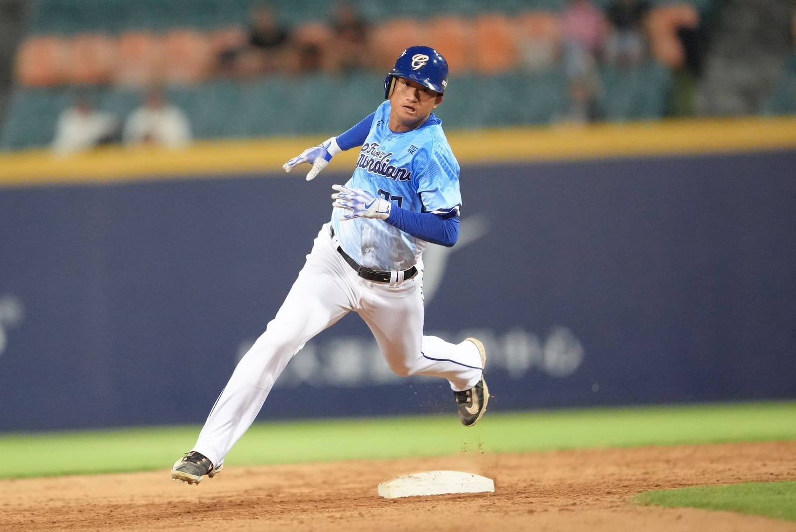 富邦悍將精彩逆轉 勇奪勝利！