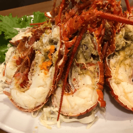 花蓮店家為鼓勵投票推出優惠，龍蝦第二隻免費及食宿折扣