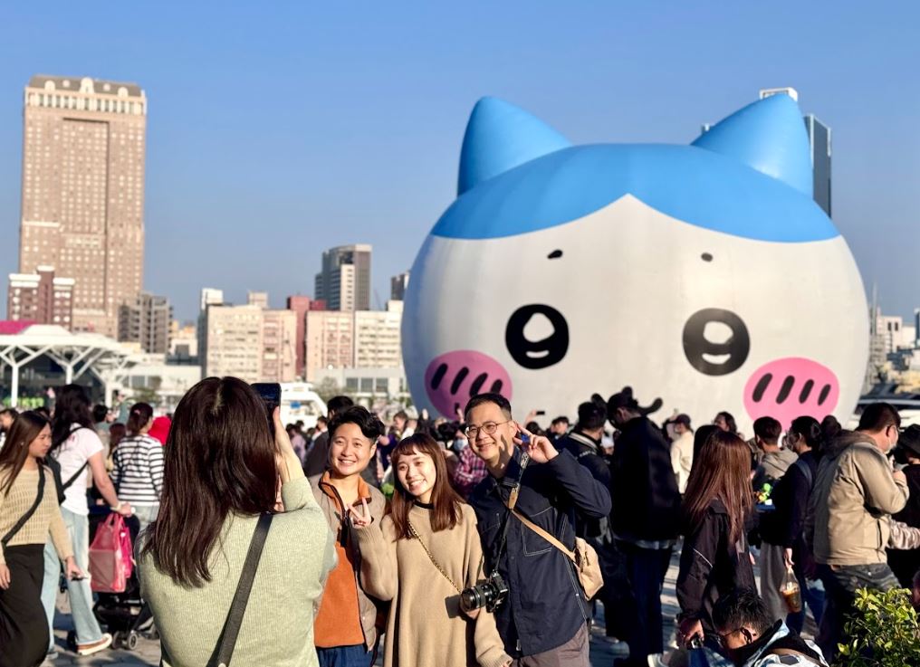 2025高雄冬日遊樂園 | 親子樂園、可愛主題列車及燈光展演，春節好玩又好逛