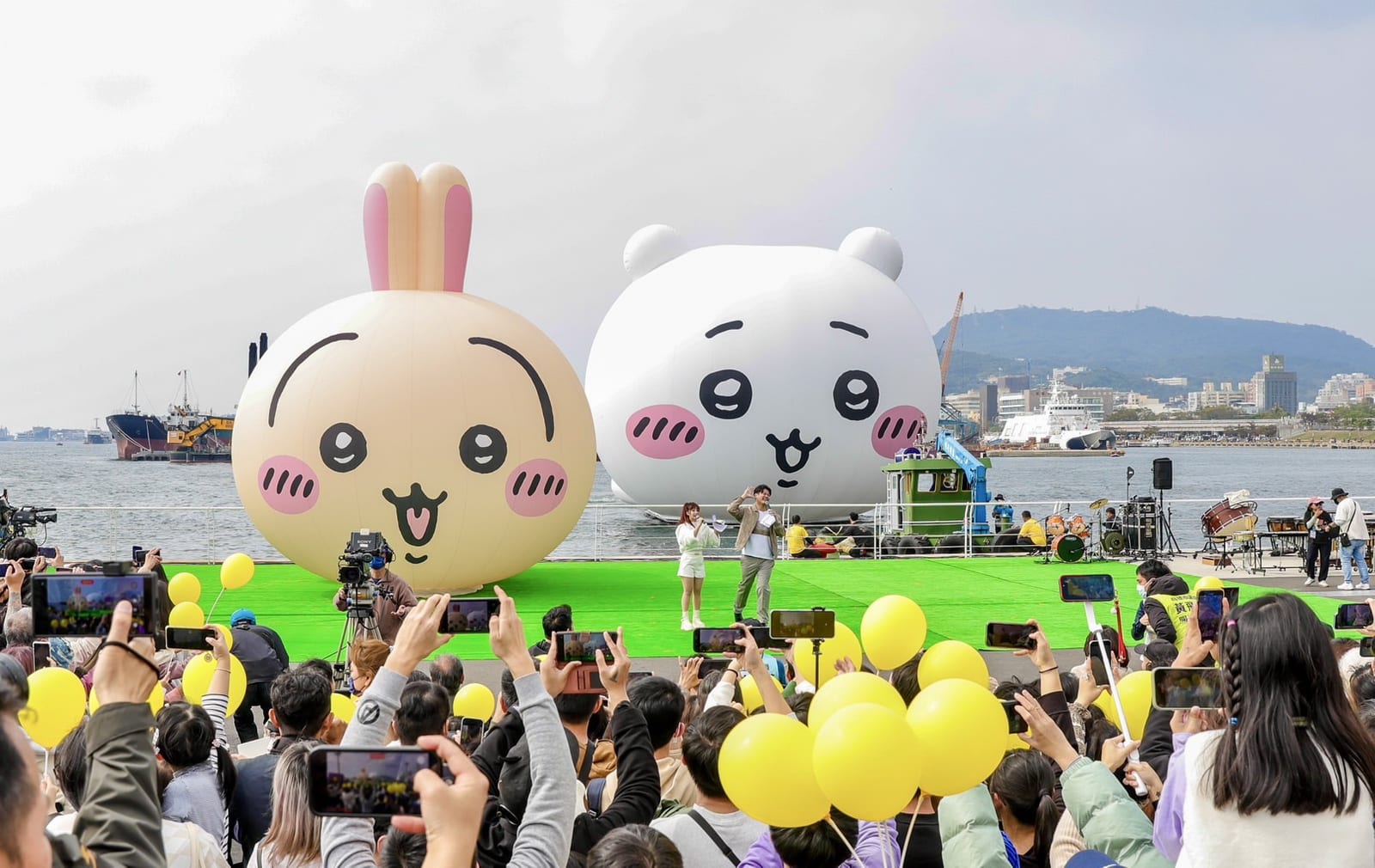 高雄冬日遊樂園迎接高潮，吉伊卡哇遊港活動吸引大批民眾