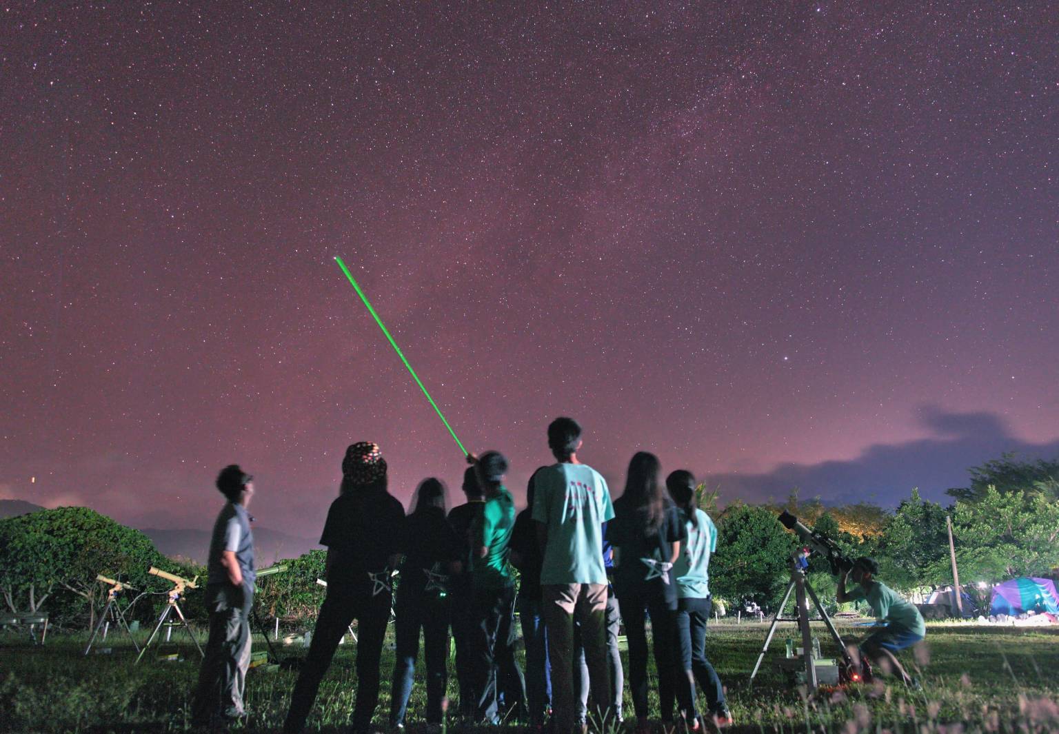 高雄觀光圈邀您一同迎接英仙座流星雨，樂享夏日星空