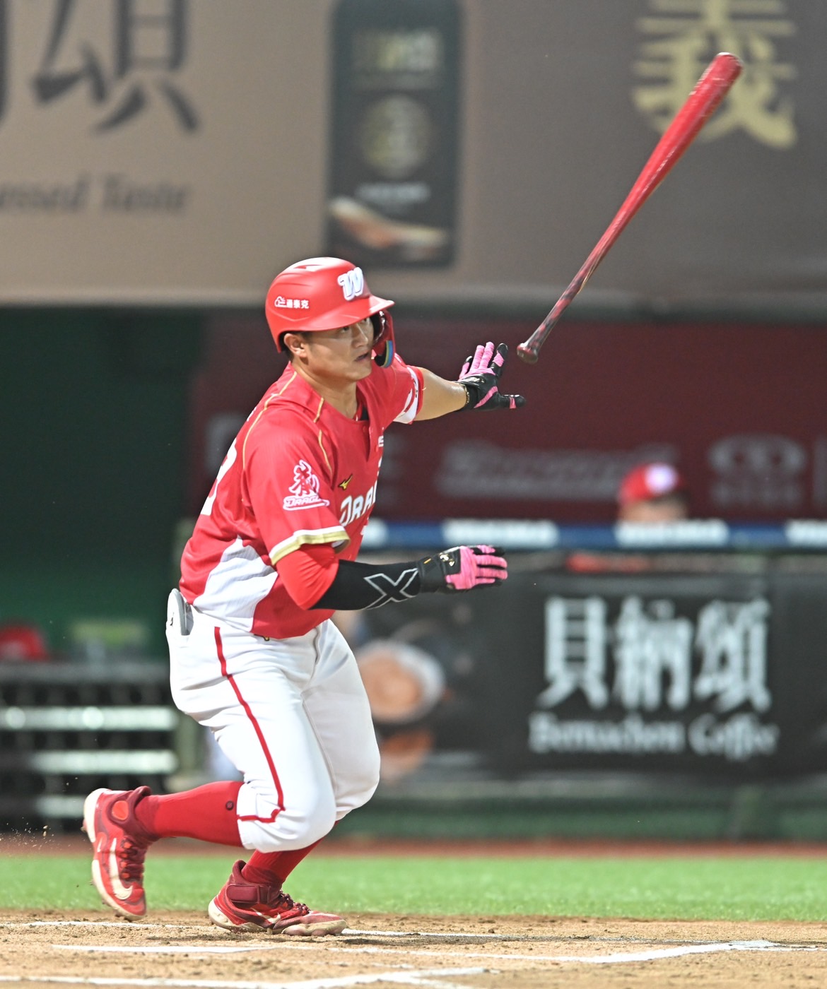 龍將以2比1擊敗樂天桃猿，展現出色表現