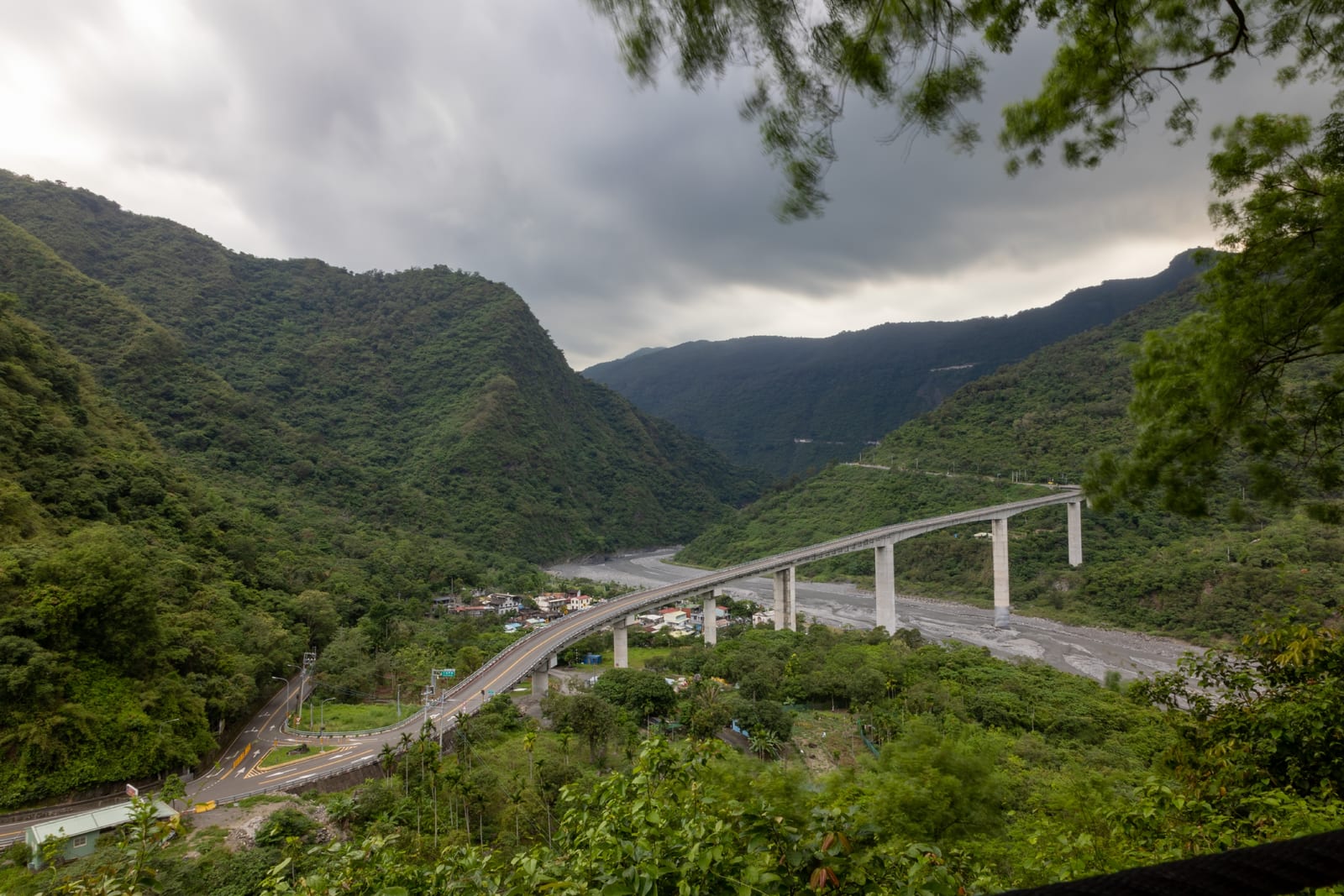 夏季輕鬆旅行：茂林國家風景區管理處邀您共度沁涼假期
