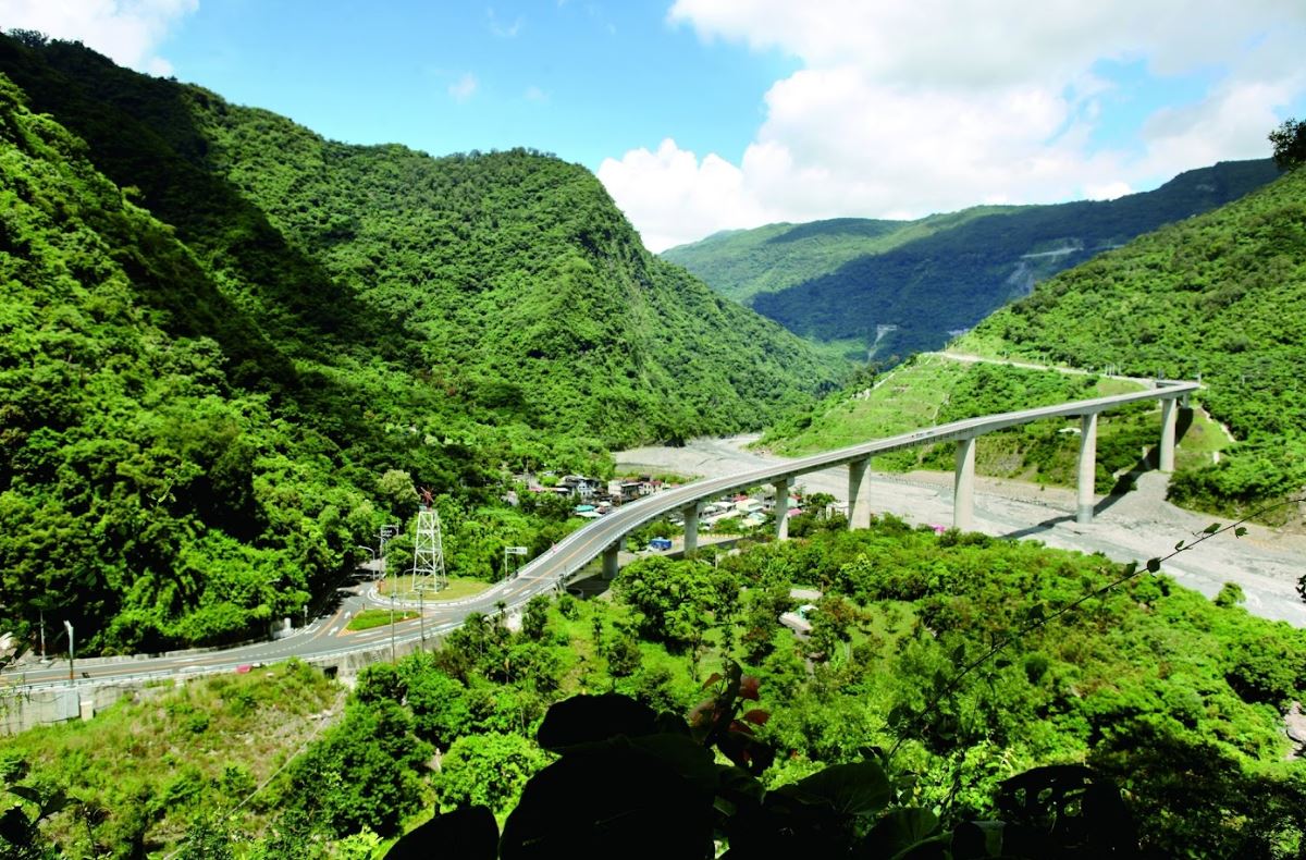 屏東縣政府打造溫馨元旦旅遊盛宴，多元遊程與幸運抽獎活動邀您共慶新年！