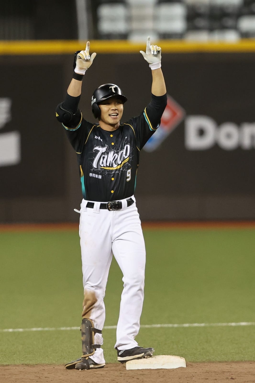 台鋼雄鷹奮勇出擊，勇戰悍將惜敗一分