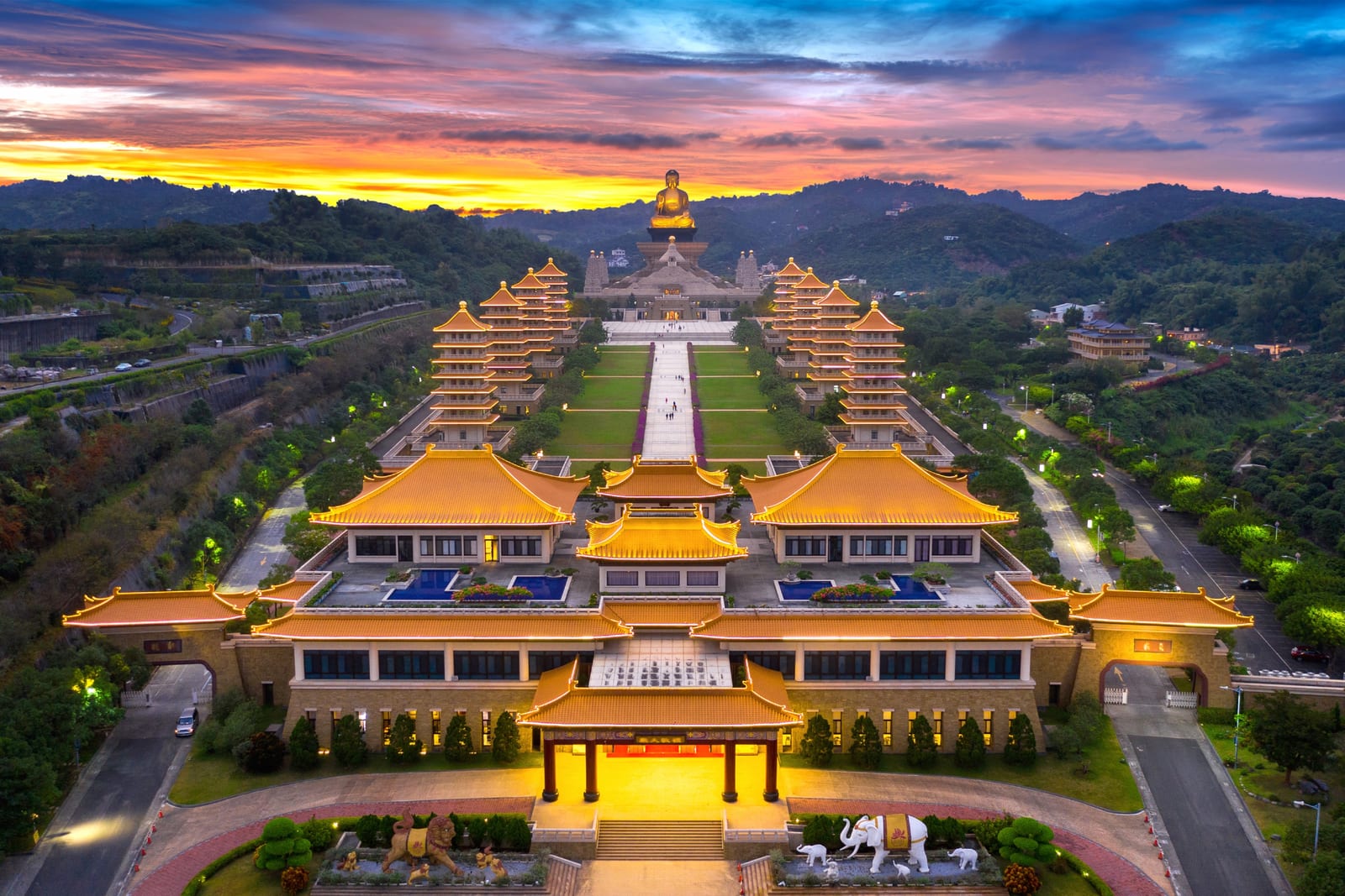 高雄暑假旅遊魅力無限，再獲米其林官網推薦！