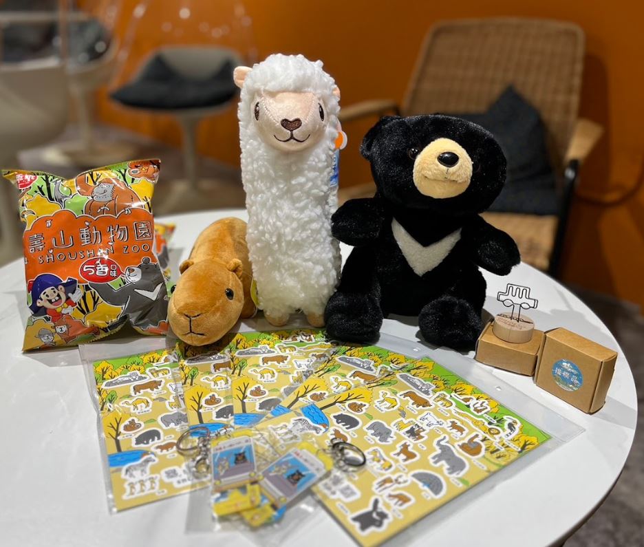 高雄56動物園主題公車登場，帶你探索動物世界！