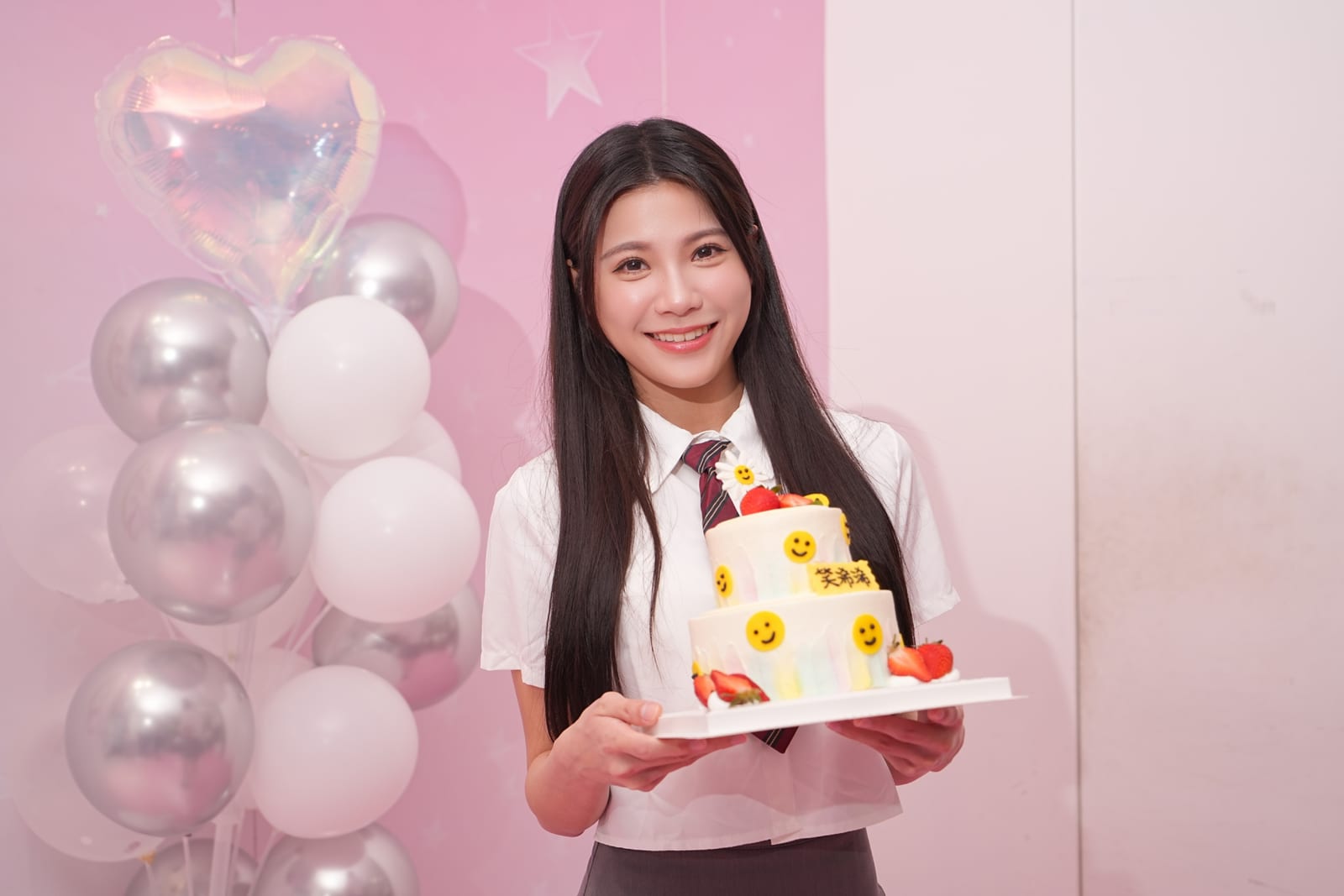 Wing Stars林浠生日會化身校園女神，甜美獻唱淚灑舞台
