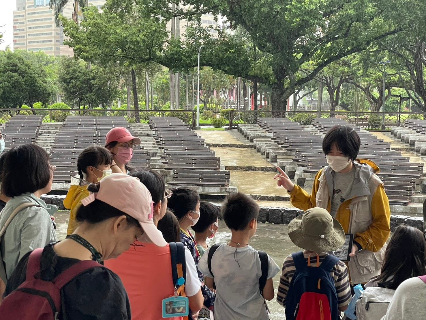 暑假帶孩子一起追鳥去！臺北4場親子賞鳥活動，用望遠鏡探索城市生態