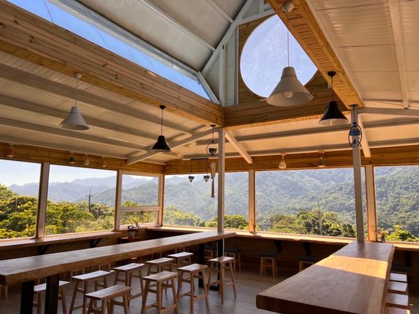 激發竹縣新奇的秘境「日木花園」現身!集結景觀咖啡廳、迷人小木屋,精心打造由退休夫妻打破常規的綠意天地。