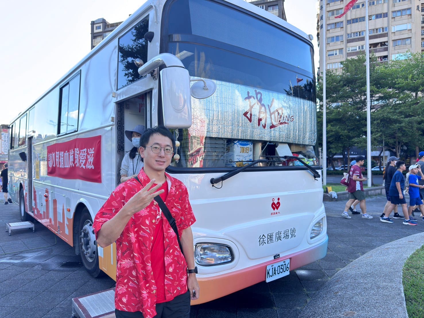 「一袋熱血，一份龍情」味全龍x天母商圈x爆肝護士公益捐血活動