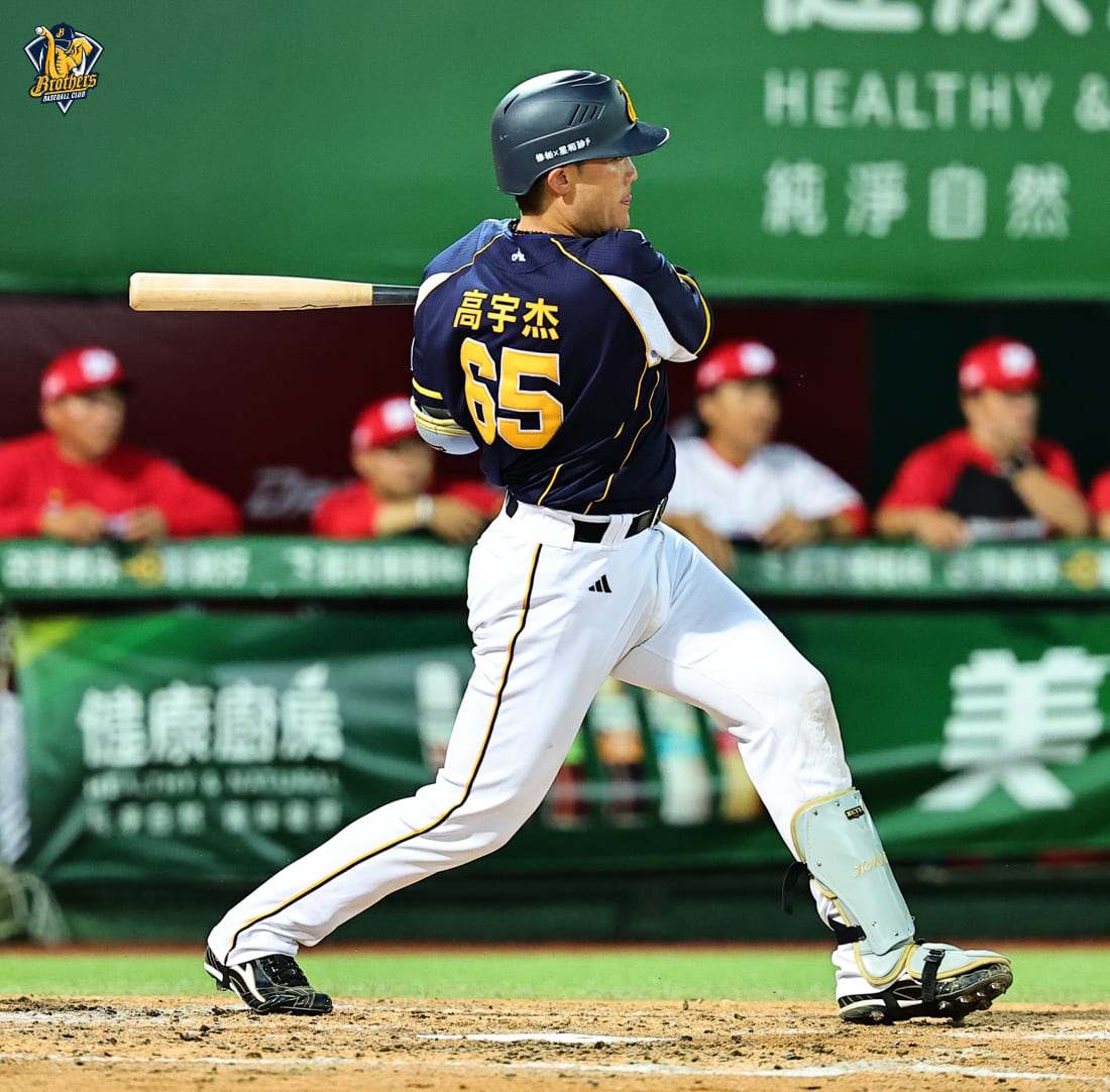 張仁瑋奪首座MVP，詹子賢火力支援，中信兄弟4比3擊出味全龍！